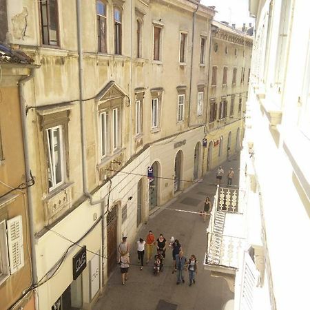 Dejan Apartment 2-Top Centar-Old Town Studio Pula Dış mekan fotoğraf