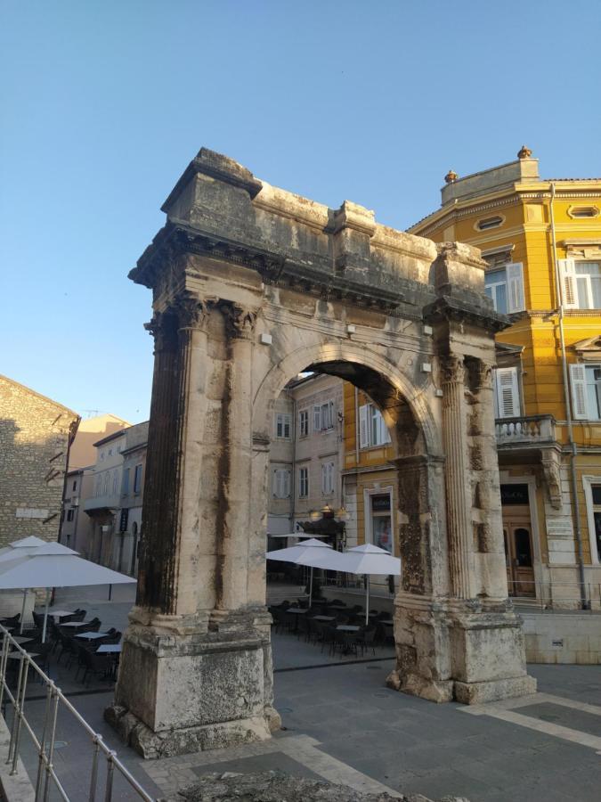 Dejan Apartment 2-Top Centar-Old Town Studio Pula Oda fotoğraf